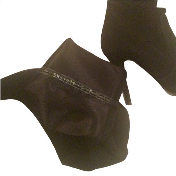 Stuart WEITZMAN suede knee high boots. - Picture 5 of 9